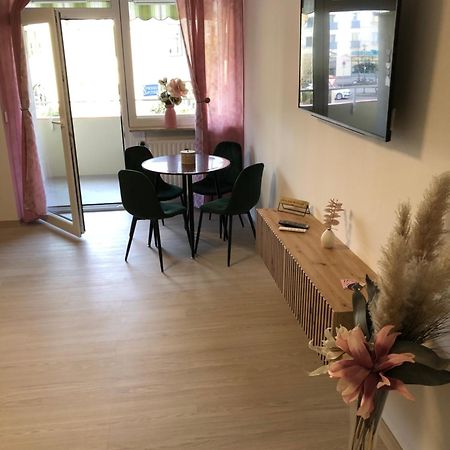 Lilis Apartment Mit Balkon Аугсбург Экстерьер фото