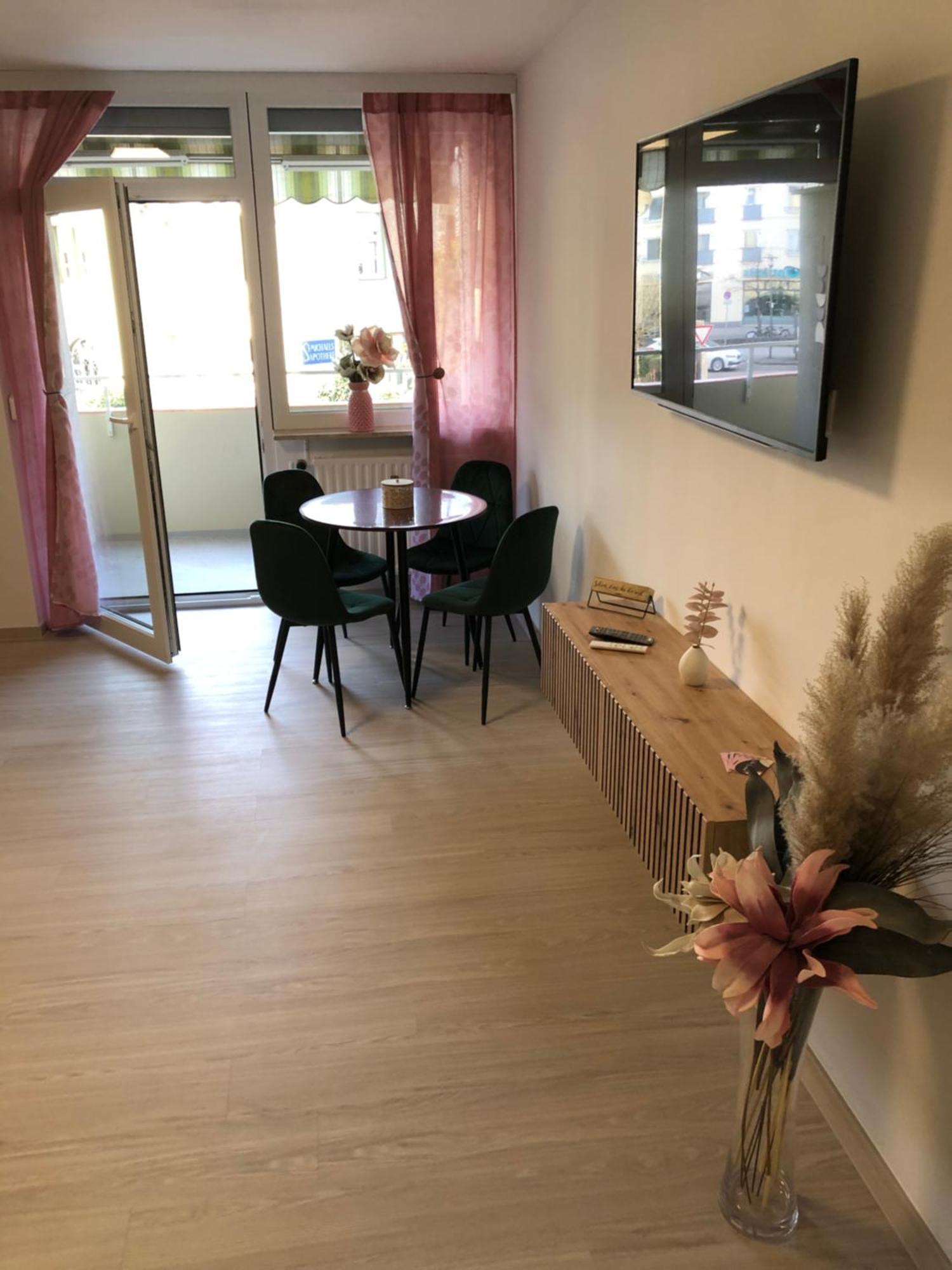 Lilis Apartment Mit Balkon Аугсбург Экстерьер фото